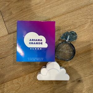 Ariana Grande Cloud Perfume